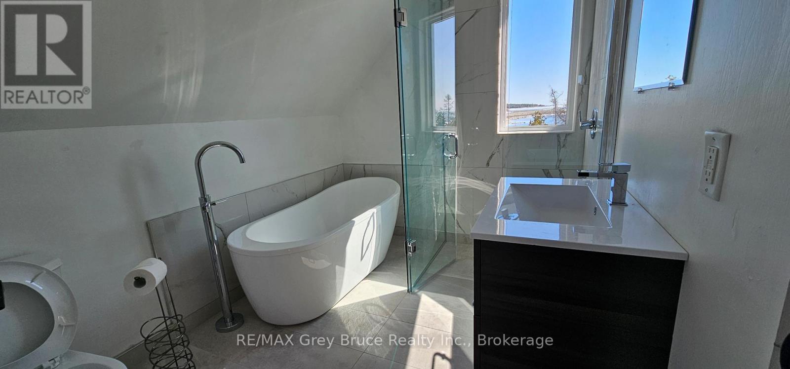 7 Bass Road, Northern Bruce Peninsula, Ontario  N0H 1Z0 - Photo 18 - X12059645