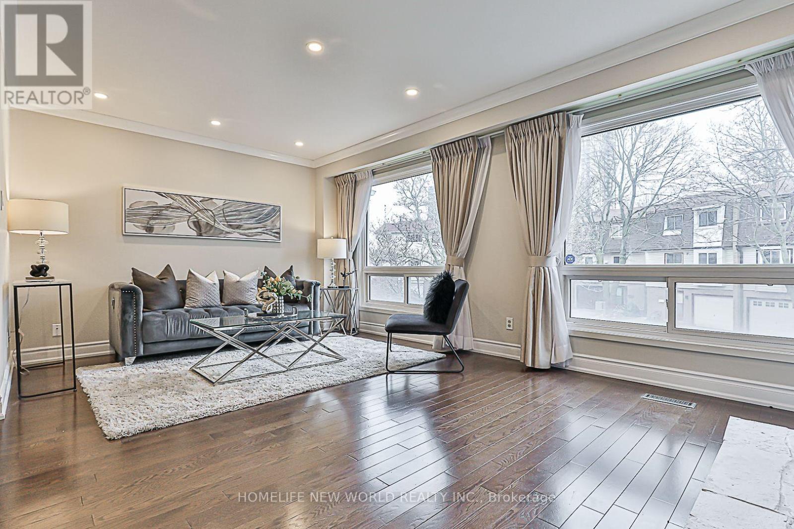 36 Snapdragon Drive, Toronto, Ontario  M2J 4X6 - Photo 8 - C12059514