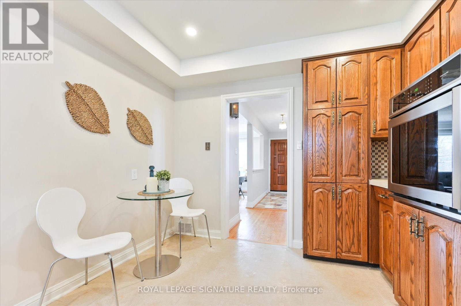 70 Anewen Drive, Toronto, Ontario  M4A 1S3 - Photo 12 - C12059526