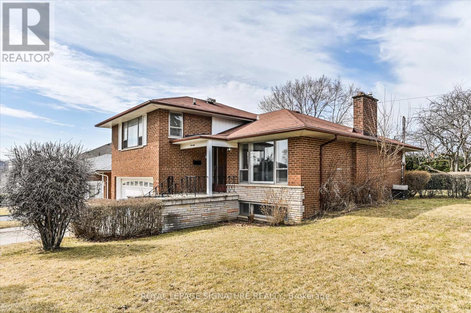 Property at 70 ANEWEN DRIVE image 2