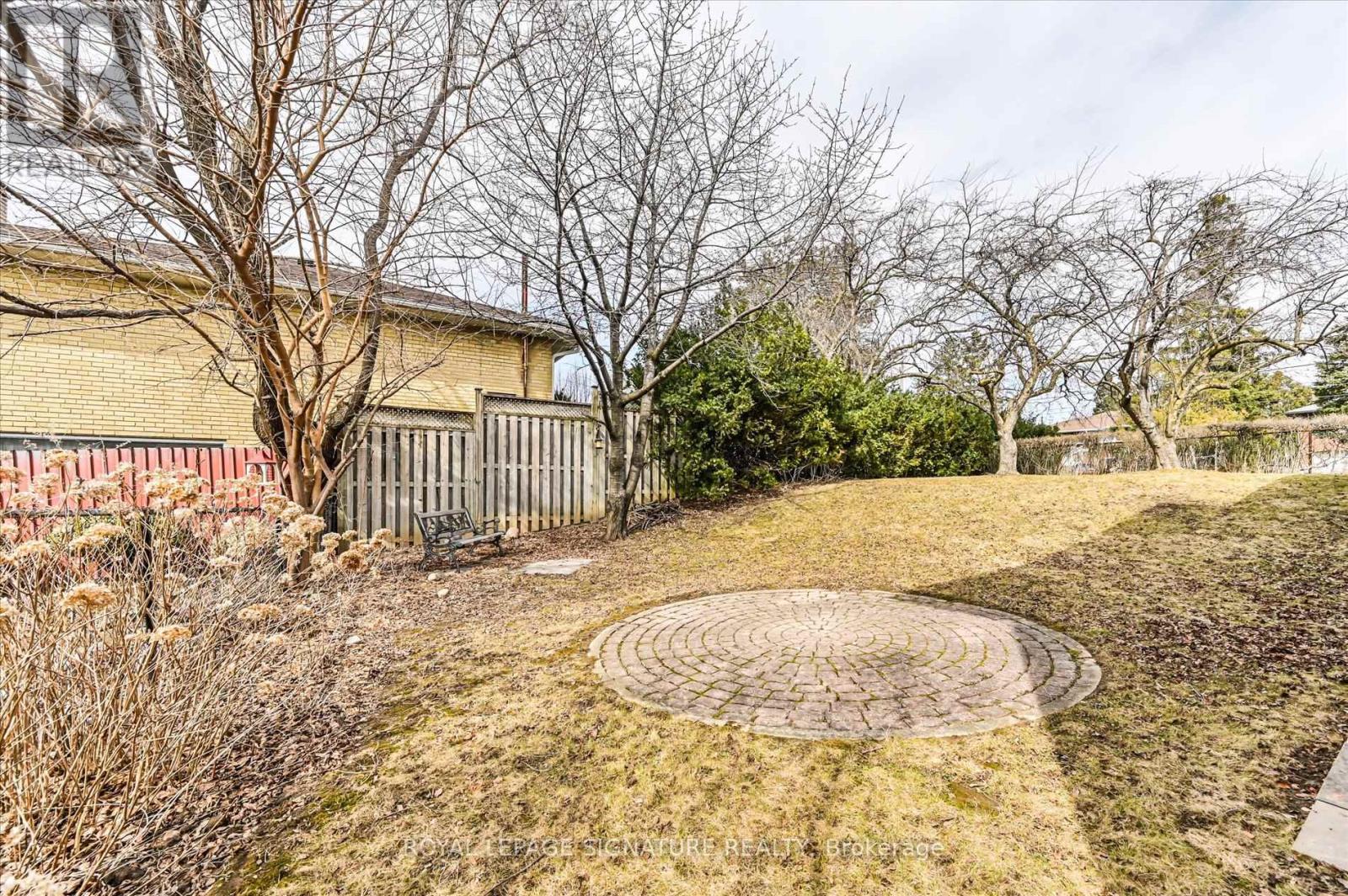 70 Anewen Drive, Toronto, Ontario  M4A 1S3 - Photo 24 - C12059526