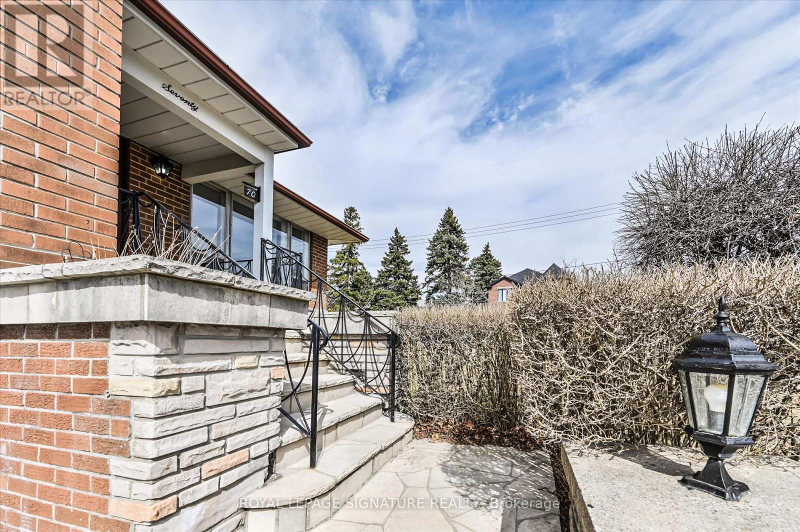Property at 70 ANEWEN DRIVE image 3