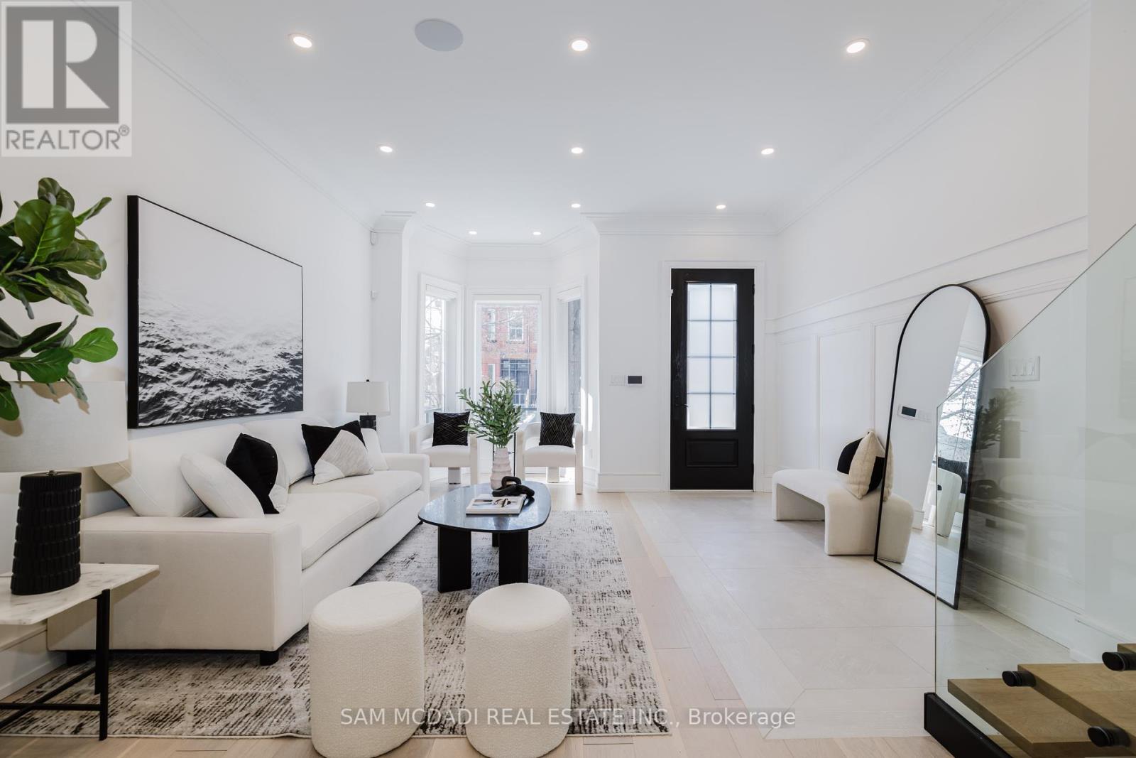 Property at 129 BEACONSFIELD AVENUE image 2