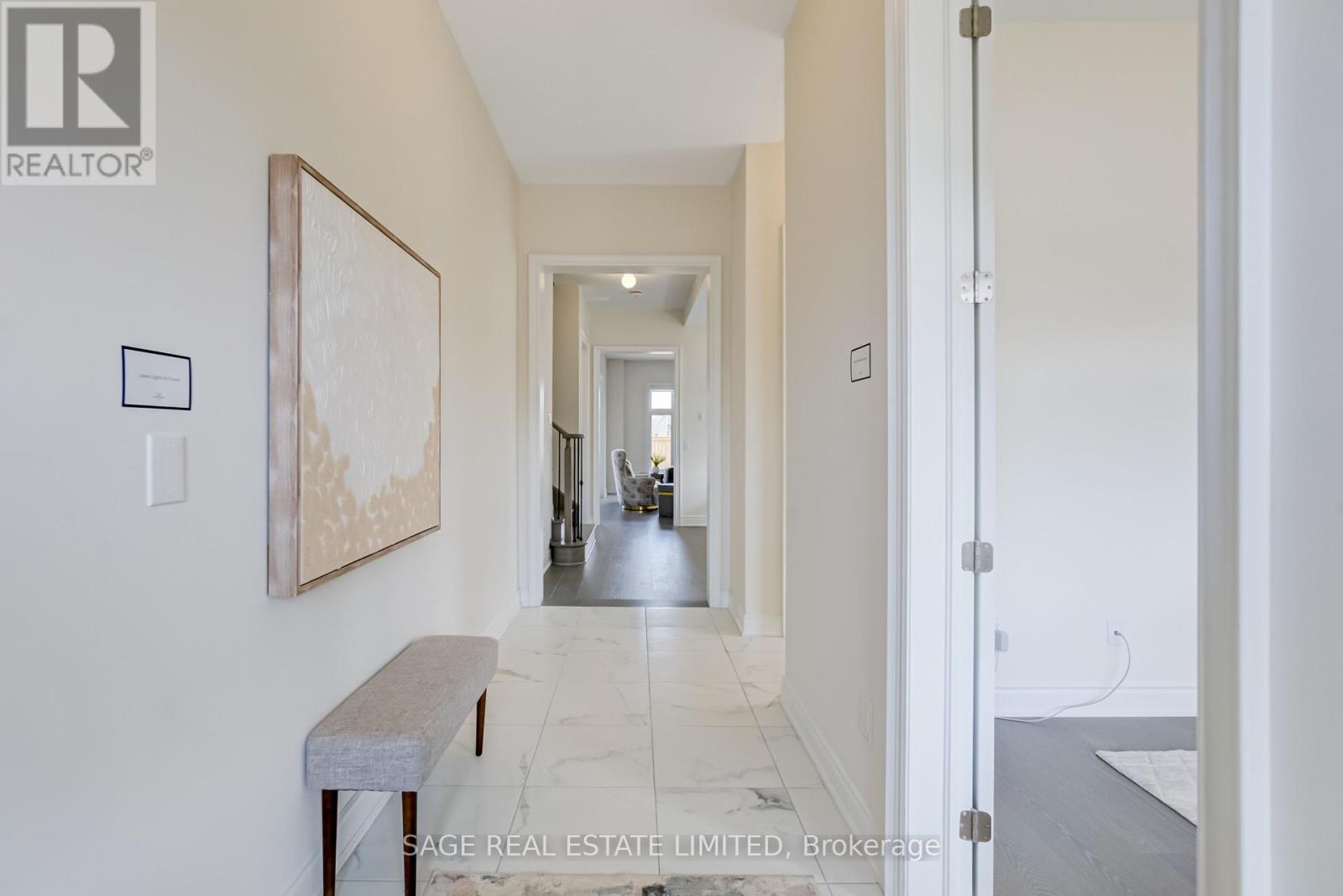 3 Joiner Circle, Whitchurch-Stouffville, Ontario  L4A 7X4 - Photo 4 - N12059626
