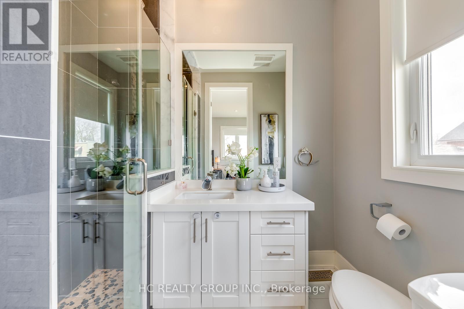 18 Ash Crescent, Toronto, Ontario  M8W 1E3 - Photo 24 - W12059516