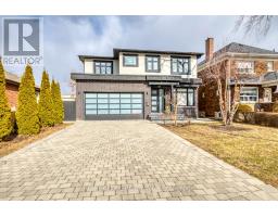 18 ASH CRESCENT, Toronto, Ontario