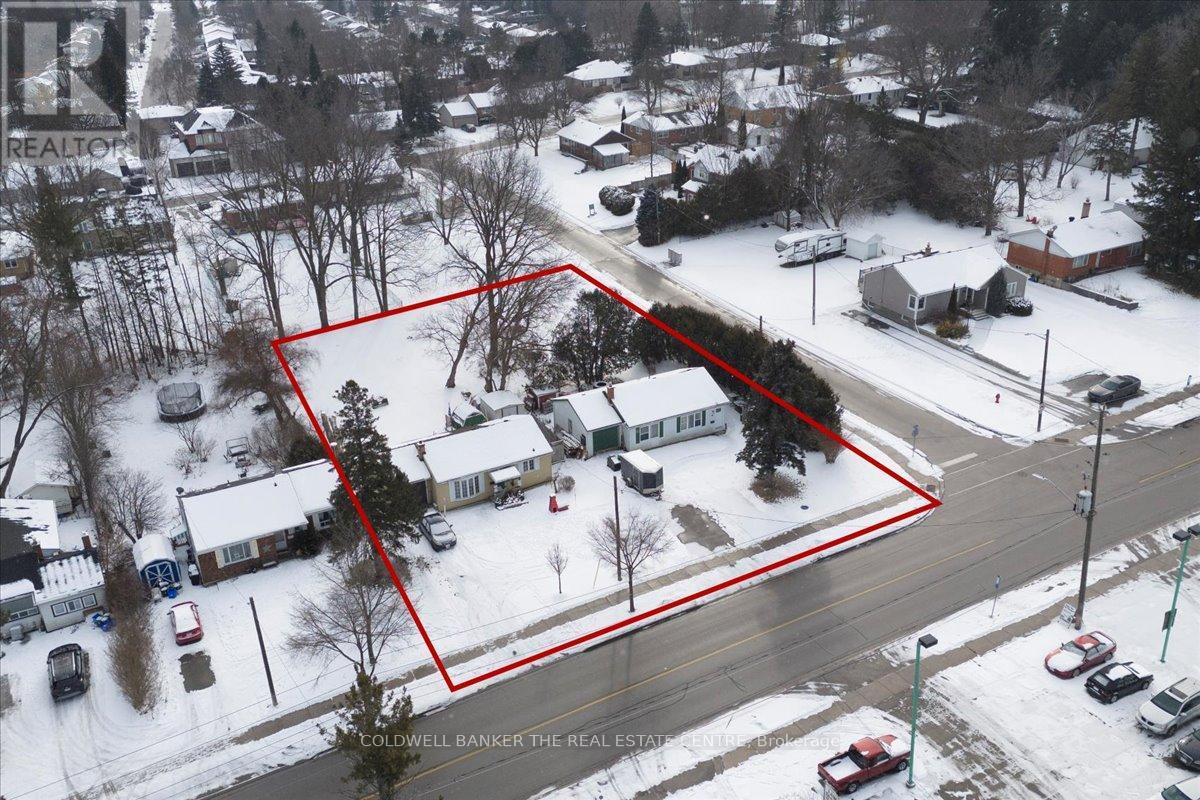 98 Eagle Street, Newmarket, Ontario  L3Y 1J4 - Photo 2 - N12059664