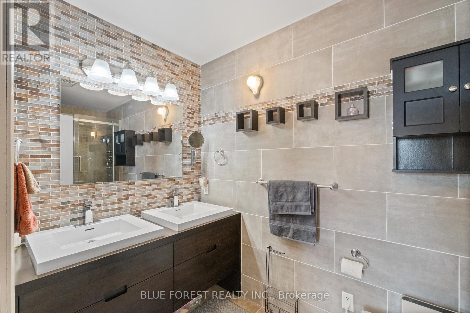 2982 Devon Road, London, Ontario  N6E 0A4 - Photo 25 - X12059769