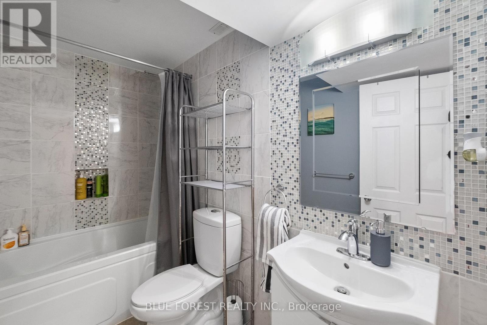 2982 Devon Road, London, Ontario  N6E 0A4 - Photo 33 - X12059769