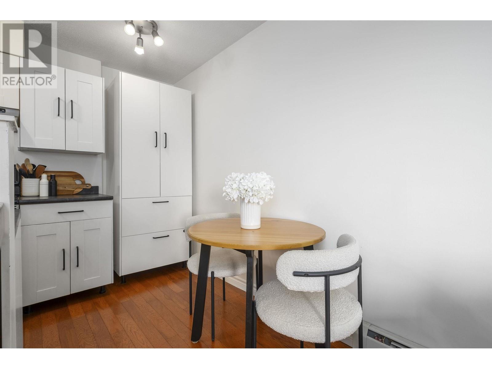 111 175 E 4th Street, North Vancouver, British Columbia  V7L 1H8 - Photo 3 - R2985676