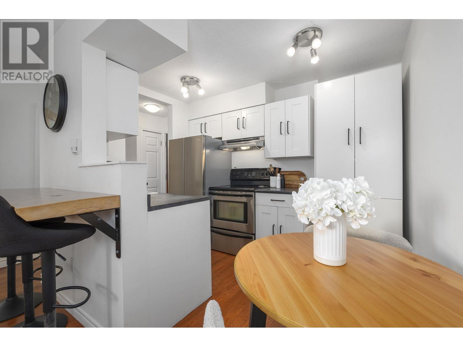 111 175 E 4th Street, North Vancouver, British Columbia  V7L 1H8 - Photo 4 - R2985676