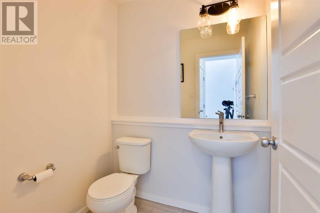 Property at 1374 Pacific Circle W image 4
