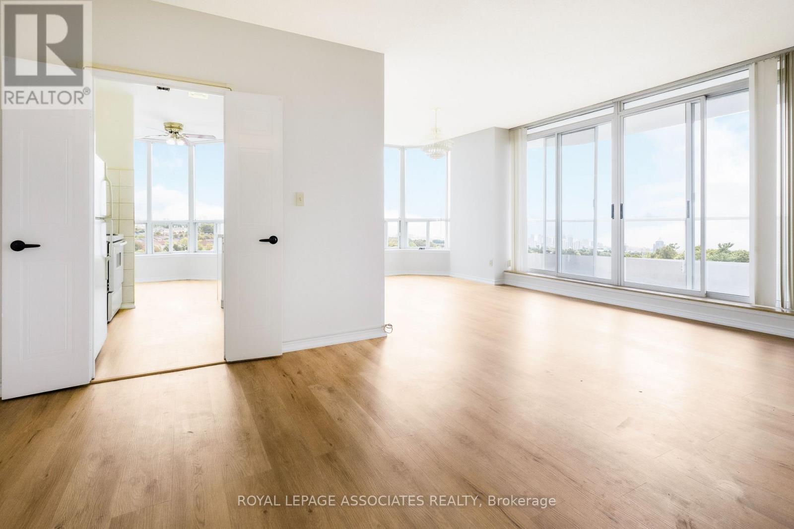 Property at 1009 - 400 MCLEVIN AVENUE image 3