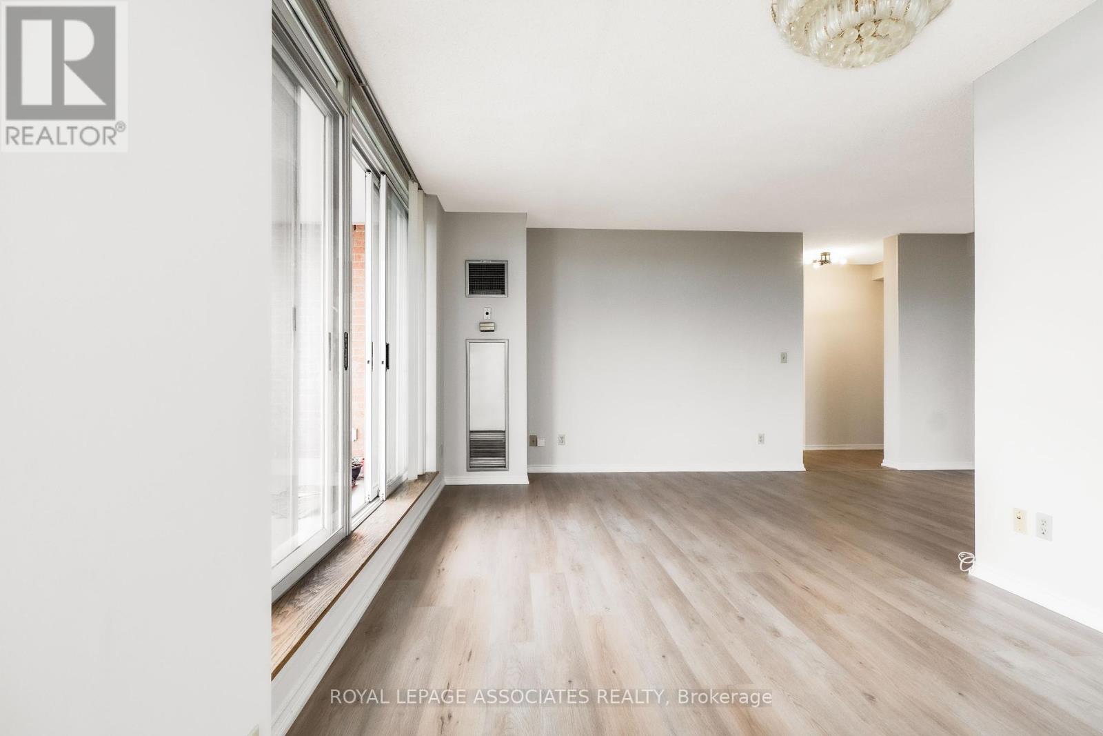 Property at 1009 - 400 MCLEVIN AVENUE image 5