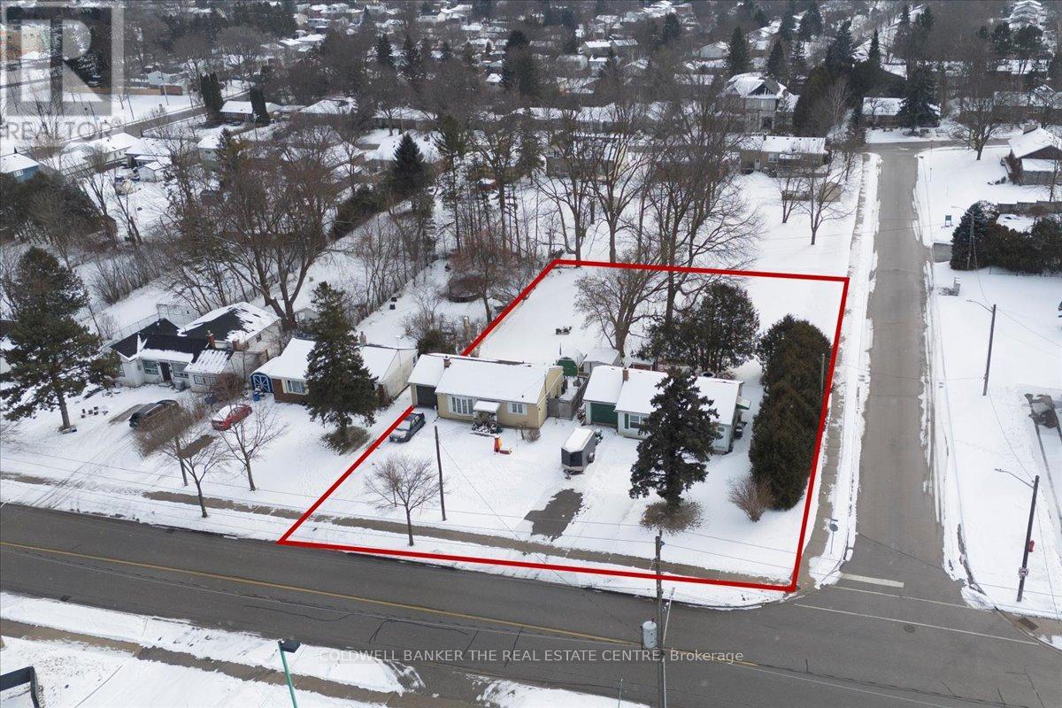 104 Eagle Street, Newmarket, Ontario  L3Y 1J4 - Photo 2 - N12059760