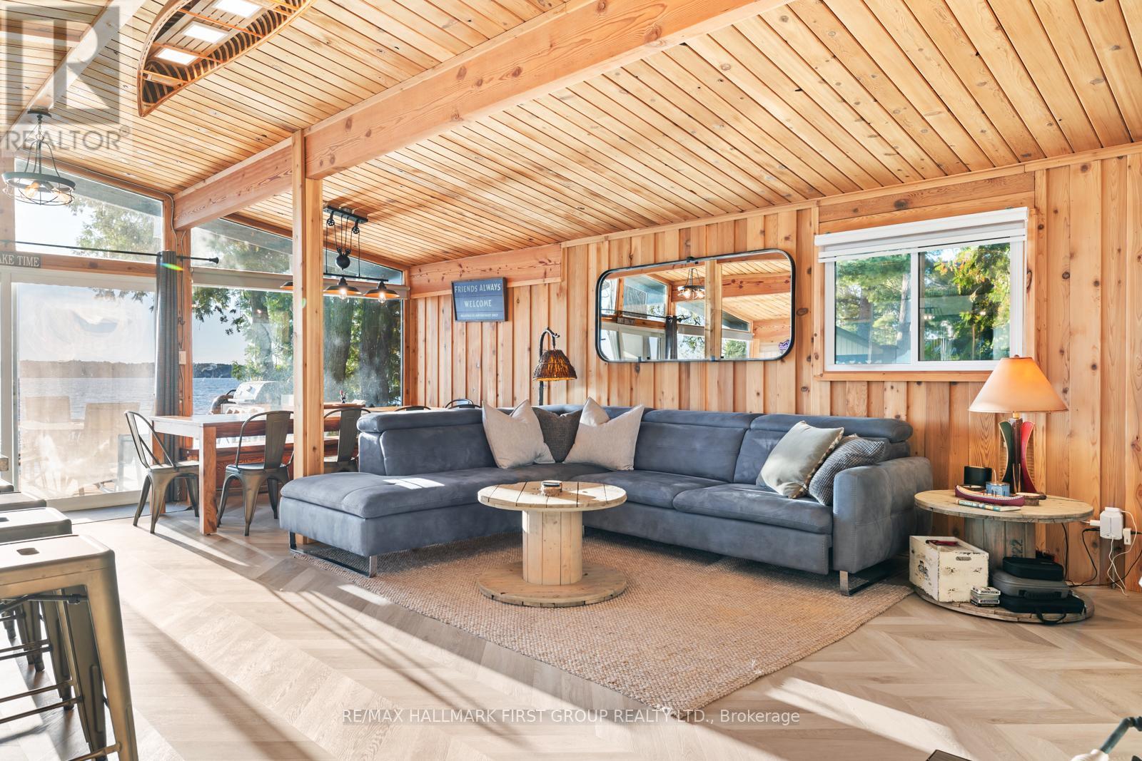 7406 Glen Ellen Drive, Ramara, Ontario  L0K 2B0 - Photo 15 - S12059690