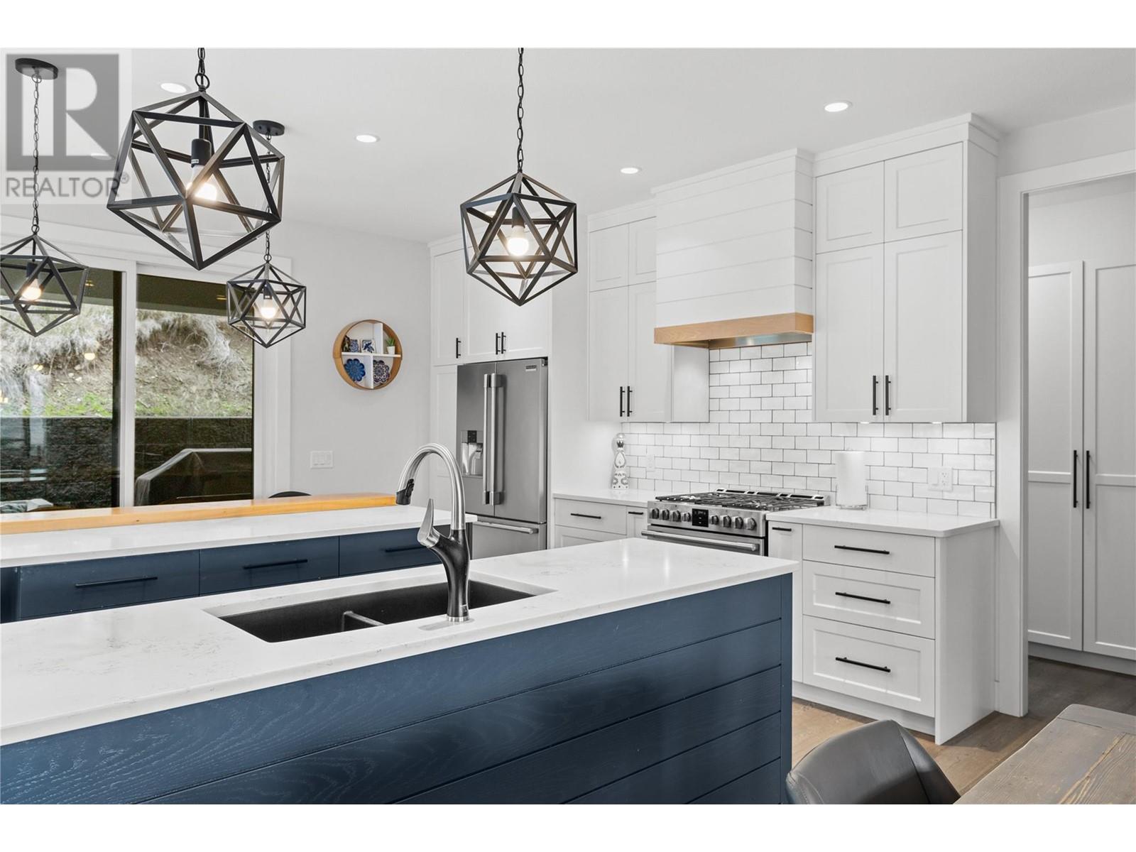 Property at 876 Boynton Place image 5