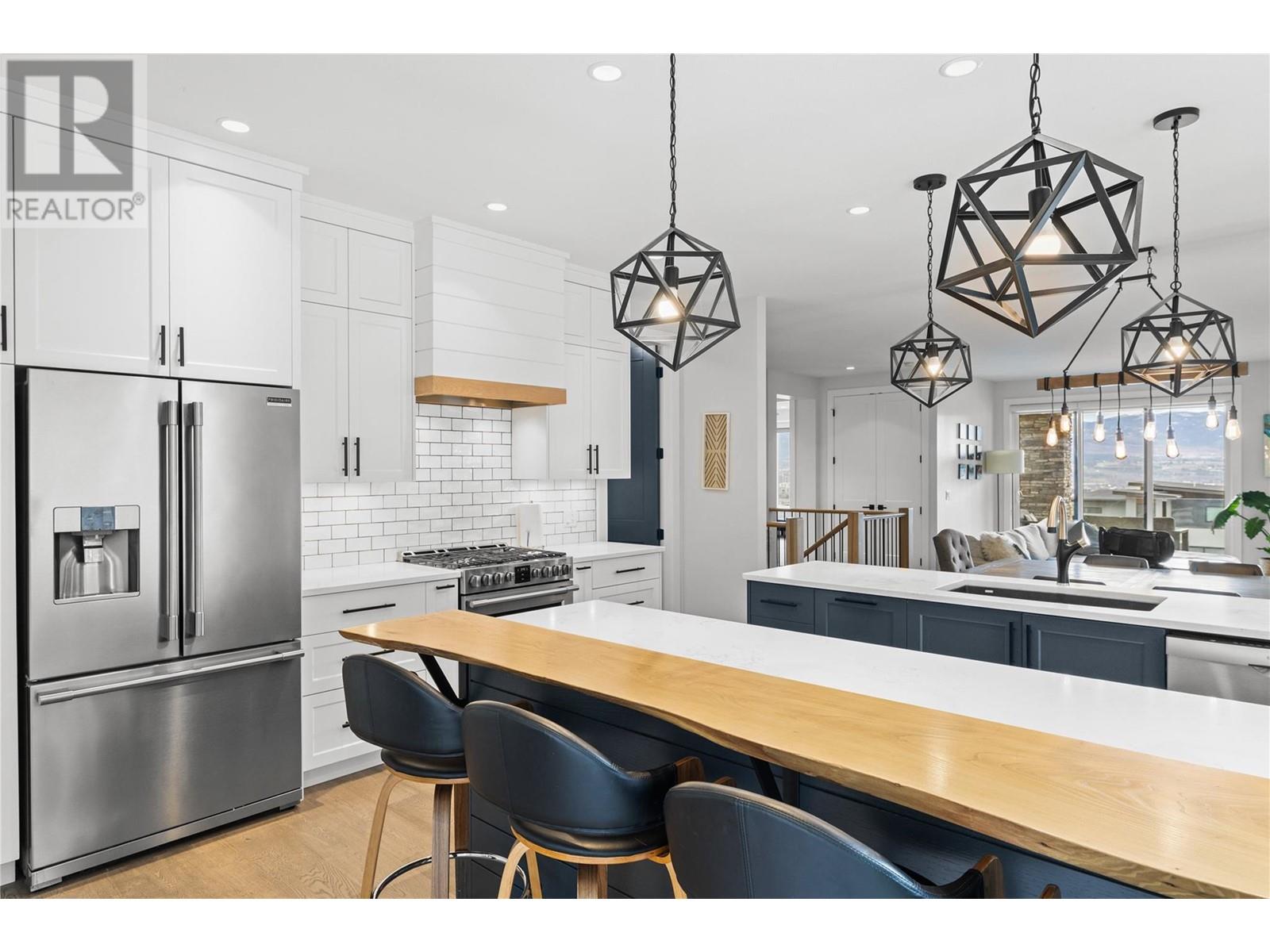 876 Boynton Place, Kelowna, British Columbia  V1V 2Y1 - Photo 11 - 10341523