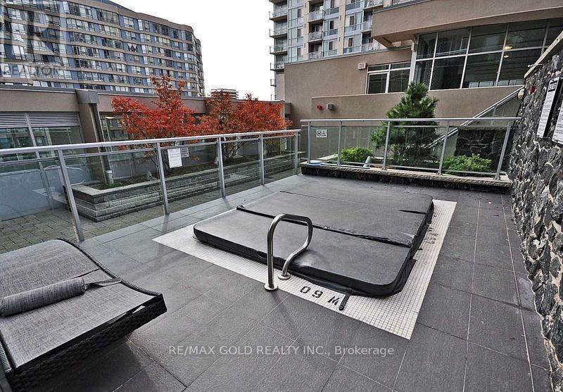 2001 - 223 Webb Drive, Mississauga, Ontario  L5B 0E8 - Photo 12 - W12059774