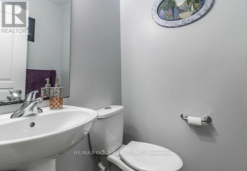 2001 - 223 Webb Drive, Mississauga, Ontario  L5B 0E8 - Photo 9 - W12059774