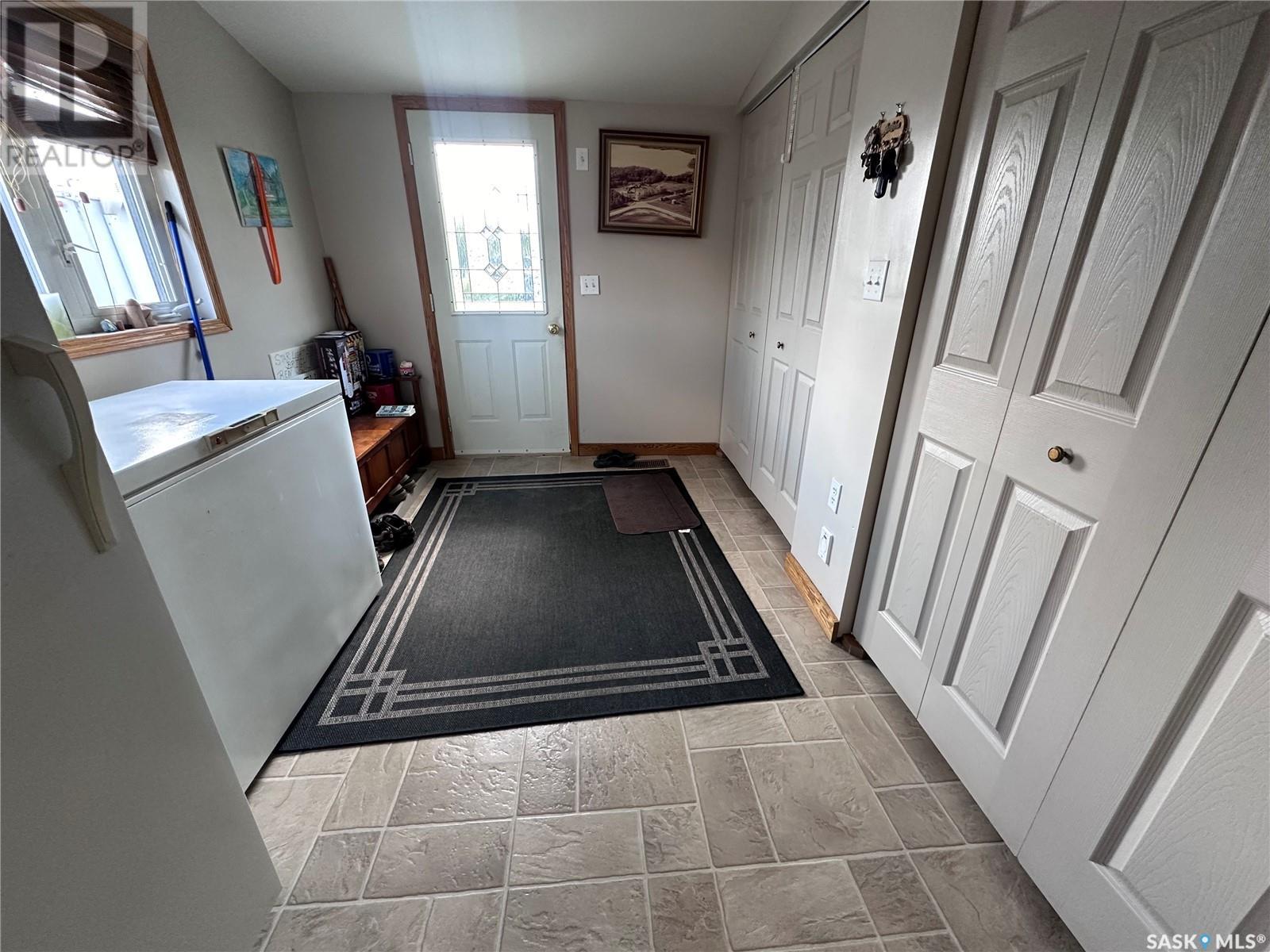 Property at 602 Railway AVENUE image 3