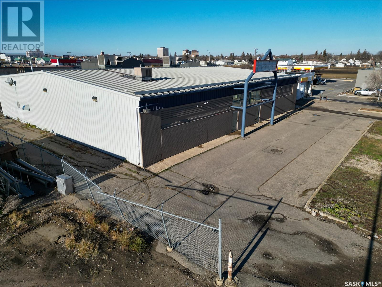 1525 5th Avenue E, Prince Albert, Saskatchewan  S6V 7Z5 - Photo 2 - SK001664