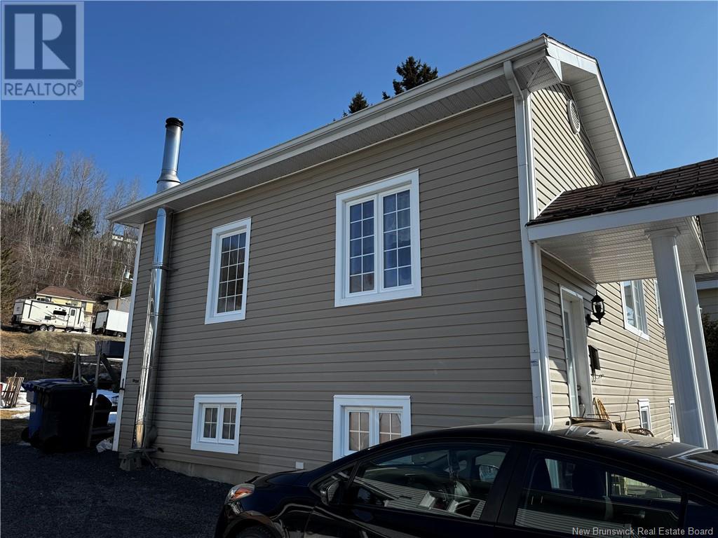 Property at 77 VENIOT Street image 3