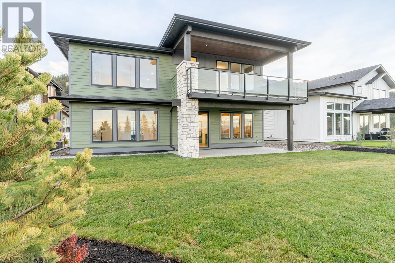 Property at 2090 LINFIELD Drive image 4