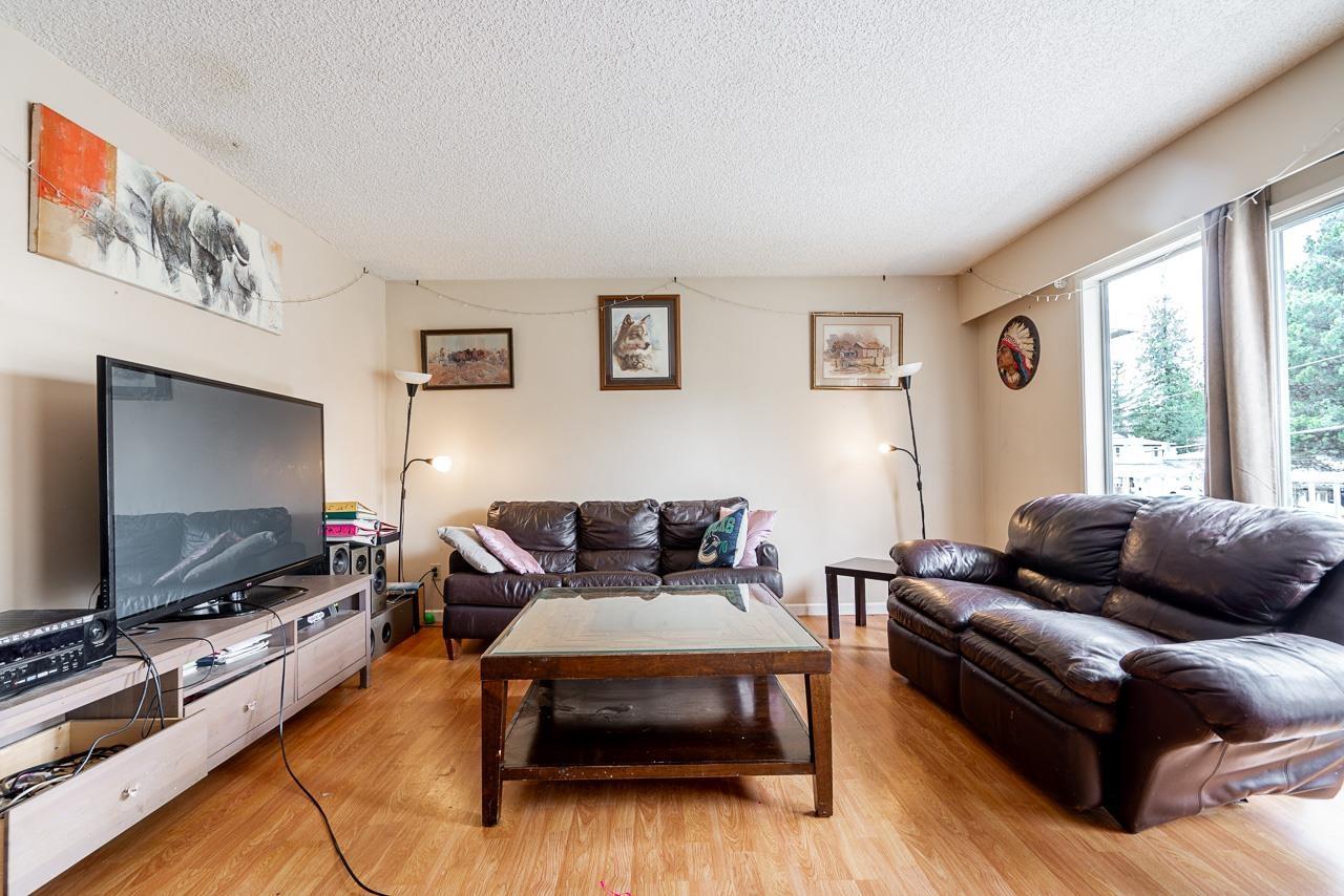 Property at 34662 MILA STREET image 4