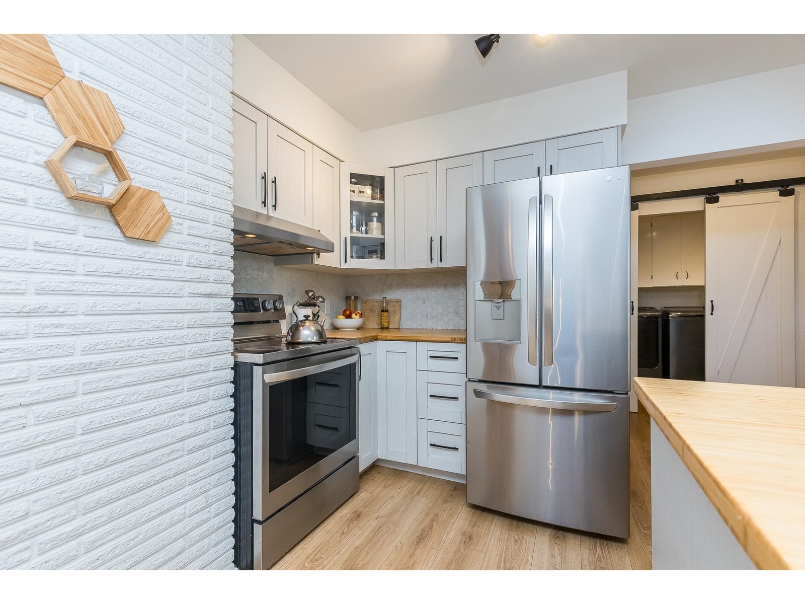 35042 Henry Avenue, Mission, British Columbia  V2V 6S5 - Photo 13 - R2985252