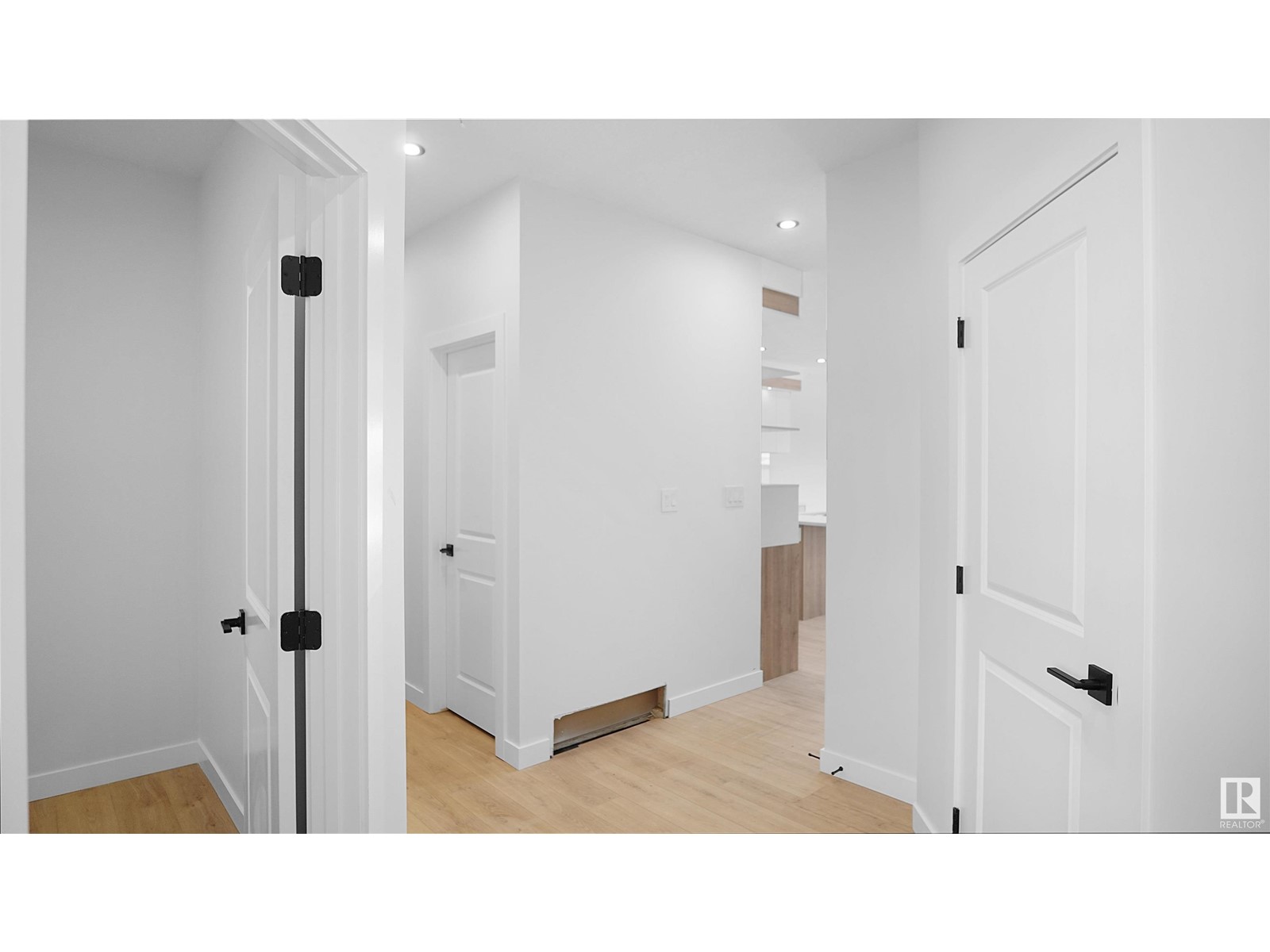 Property at 55 ASHBURY CR image 4