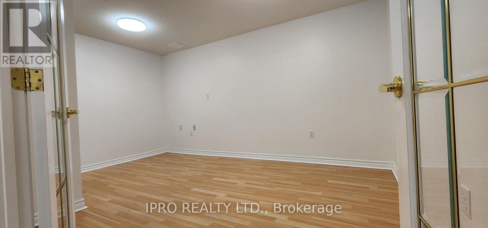 Bsmt - 4346 Spinningdale Court, Mississauga (East Credit), Ontario  L5M 3J8 - Photo 6 - W12059357