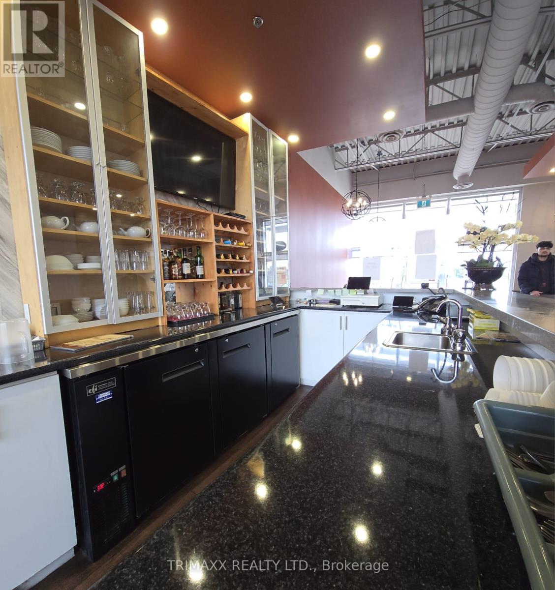 E 104 - 4195 King Street, Kitchener, Ontario  N2P 0C1 - Photo 7 - X12040820