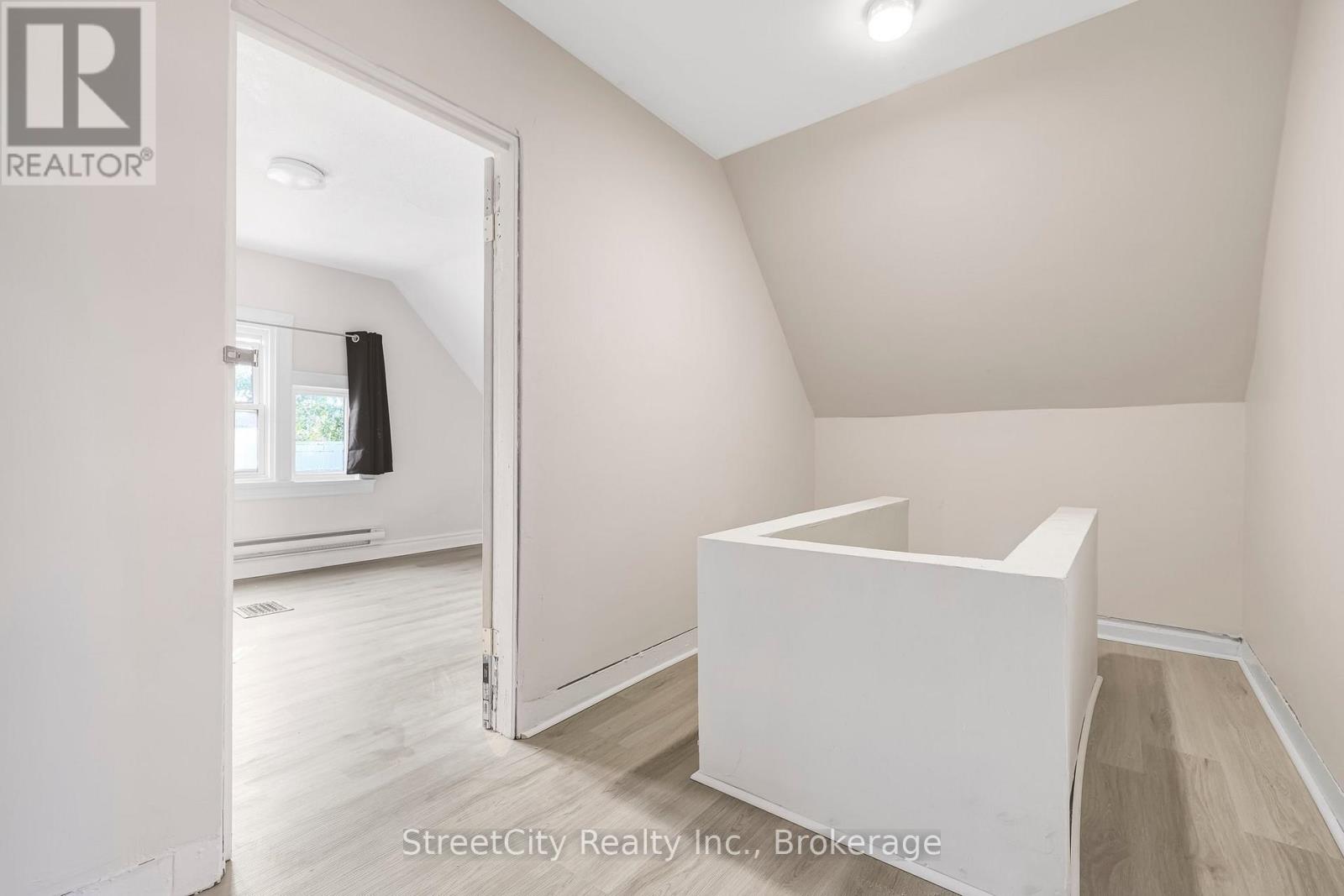 1 Milton Avenue, Hamilton, Ontario  L8L 6E5 - Photo 14 - X12059819