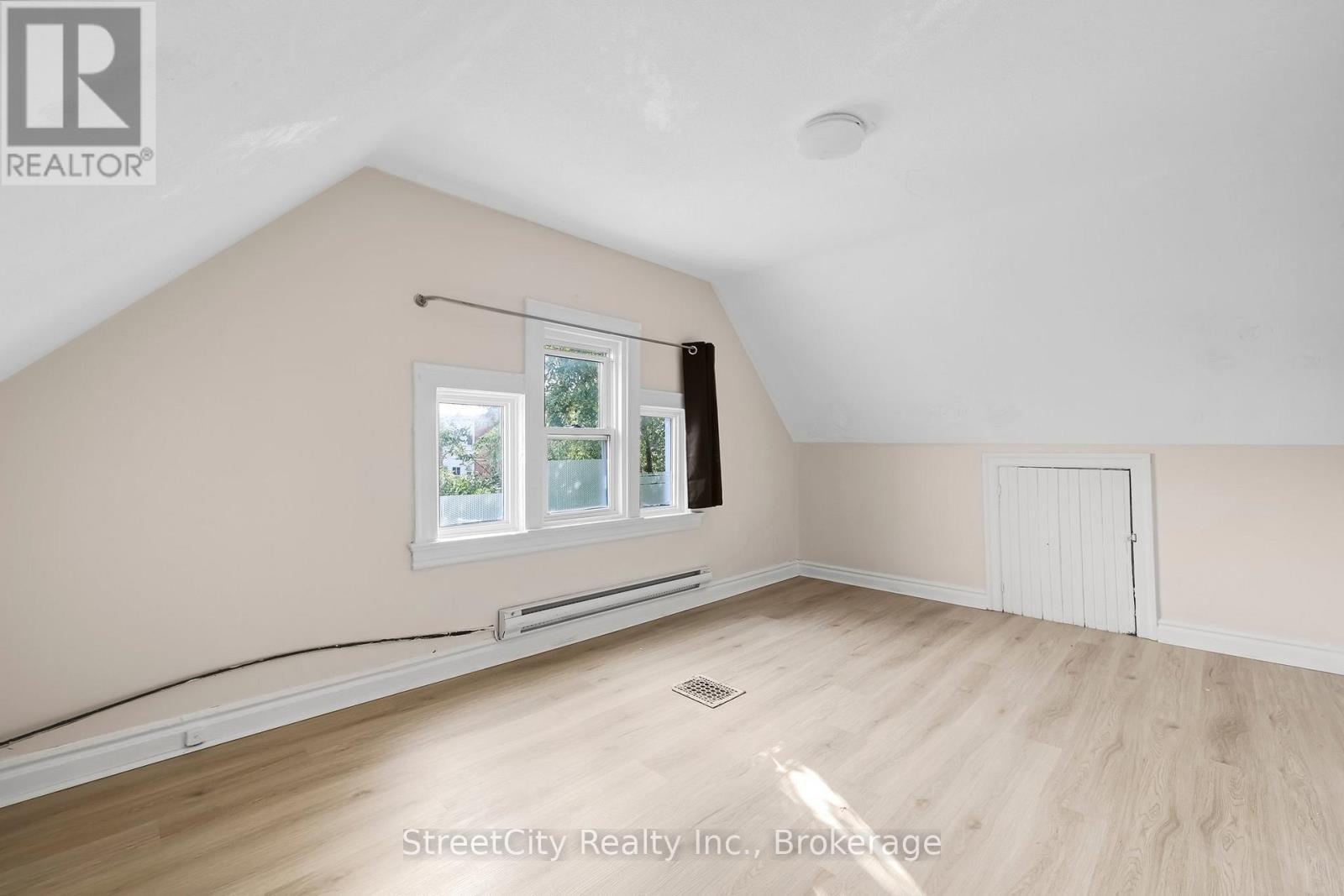1 Milton Avenue, Hamilton, Ontario  L8L 6E5 - Photo 16 - X12059819