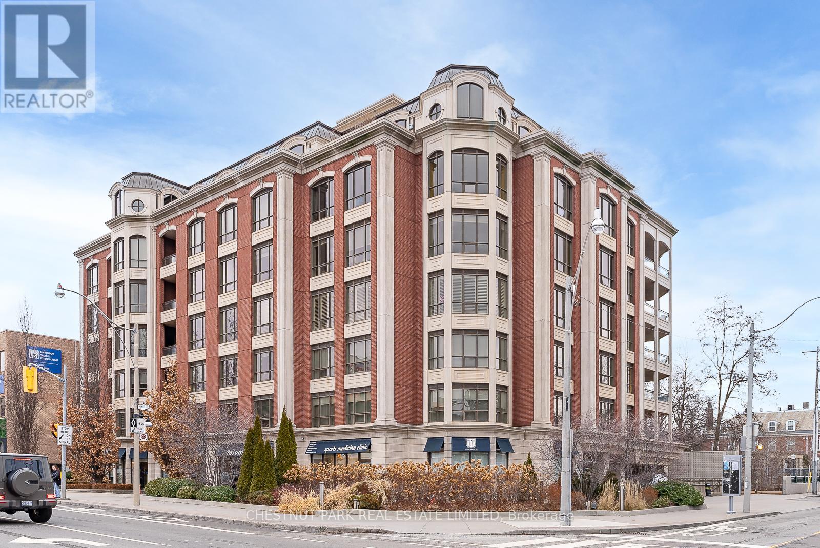 306 - 2 ROXBOROUGH STREET E, Toronto, Ontario