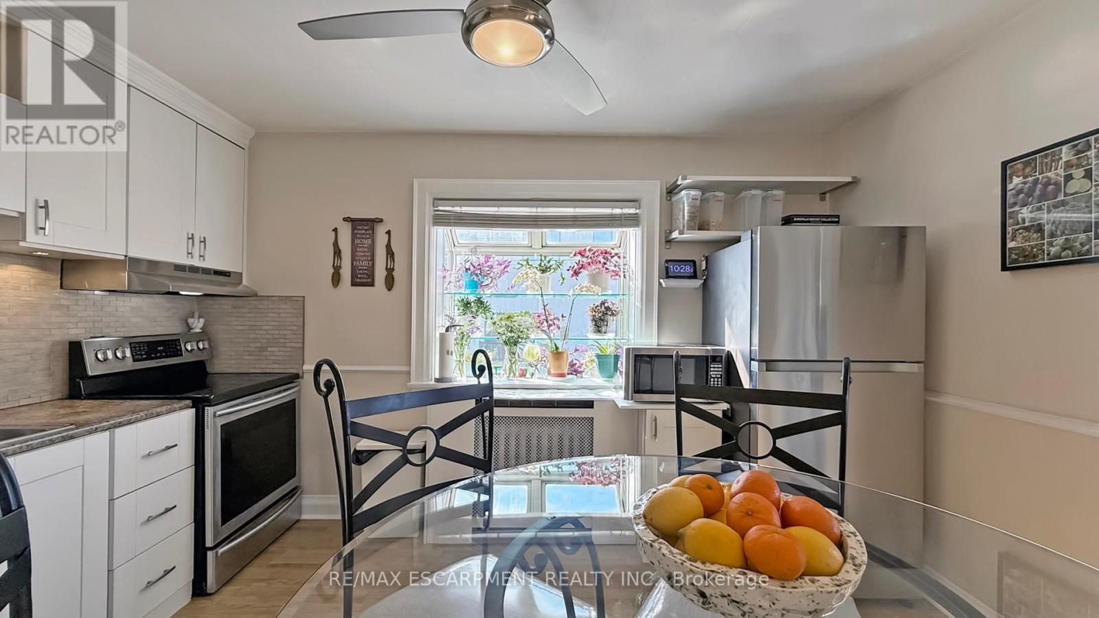 527 Victoria Park Avenue, Toronto (Oakridge), Ontario  M4C 5H2 - Photo 12 - E12059792