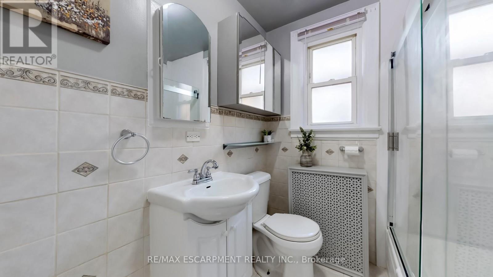 527 Victoria Park Avenue, Toronto (Oakridge), Ontario  M4C 5H2 - Photo 22 - E12059792
