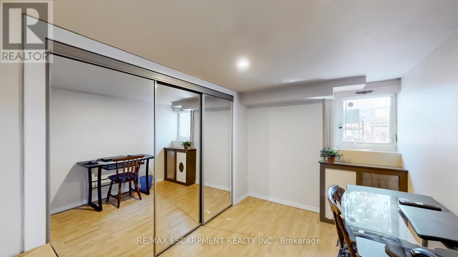 527 Victoria Park Avenue, Toronto (Oakridge), Ontario  M4C 5H2 - Photo 38 - E12059792