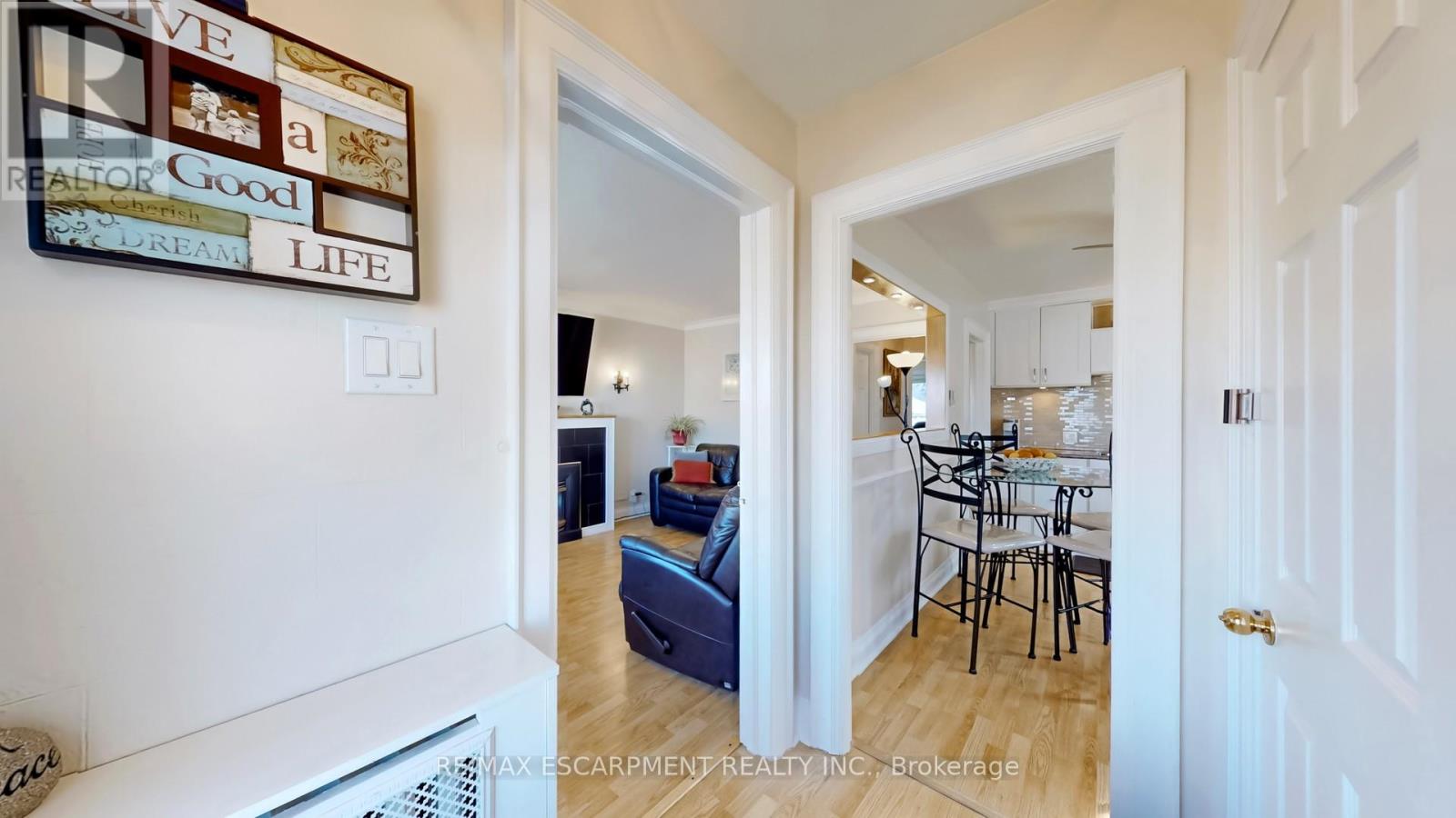 Property at 527 VICTORIA PARK AVENUE image 5