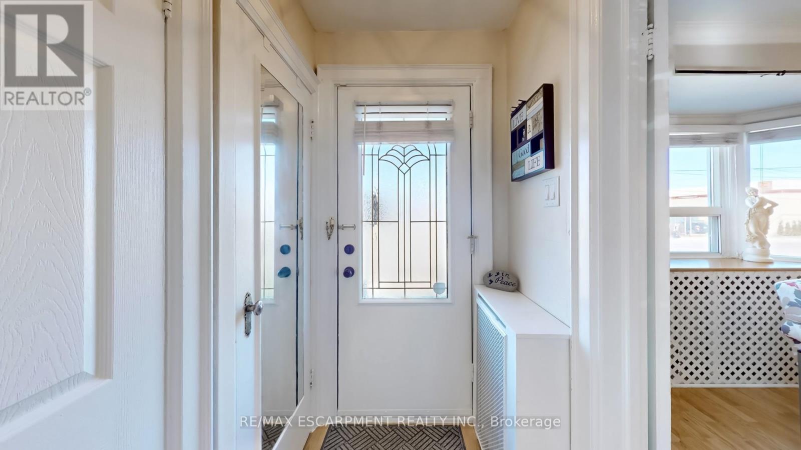 527 Victoria Park Avenue, Toronto (Oakridge), Ontario  M4C 5H2 - Photo 8 - E12059792