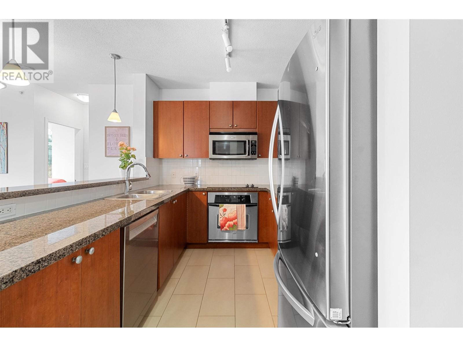 1102 15 E Royal Avenue, New Westminster, British Columbia  V3L 0A9 - Photo 10 - R2984384