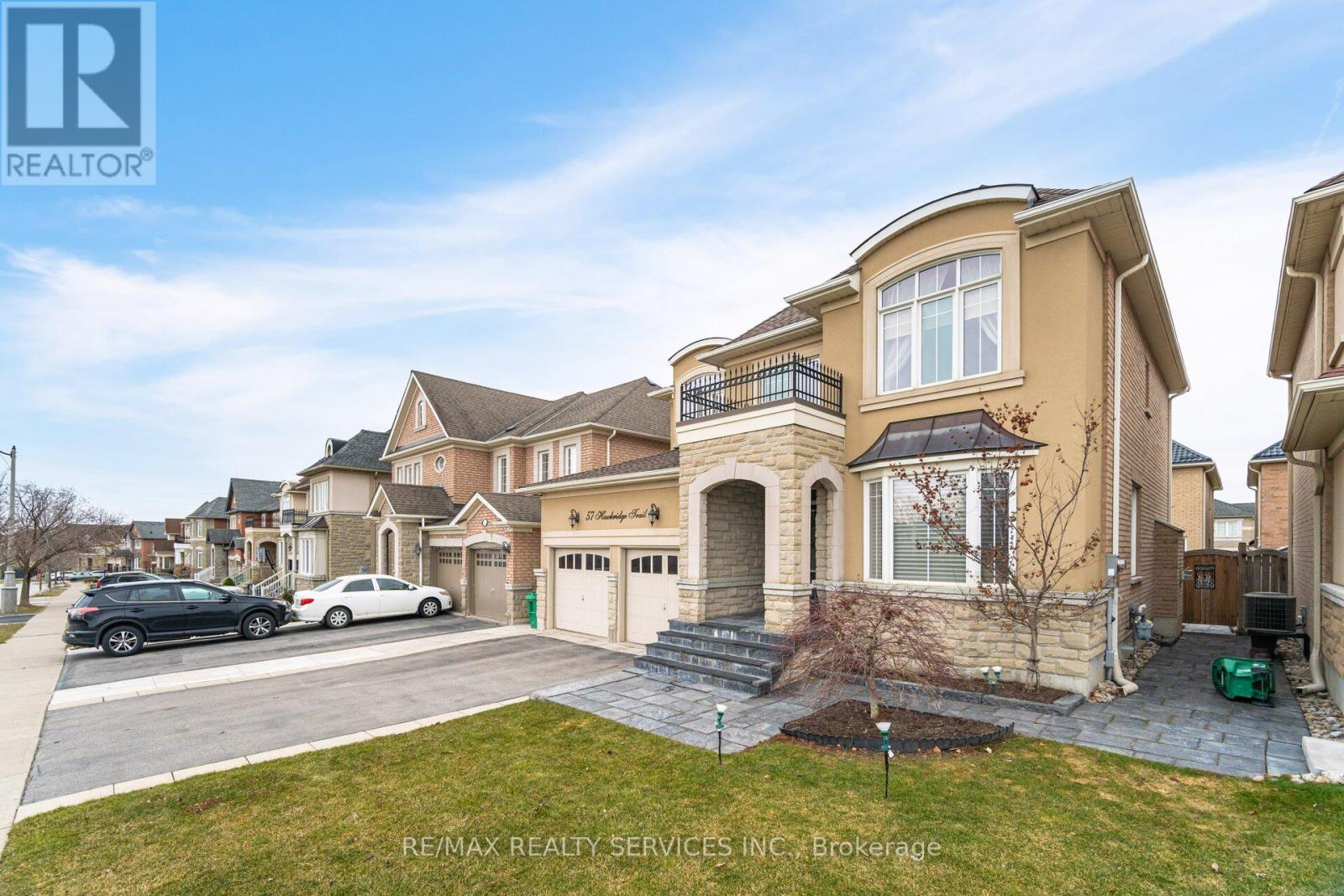 Property at 57 HAWKRIDGE TRAIL image 4
