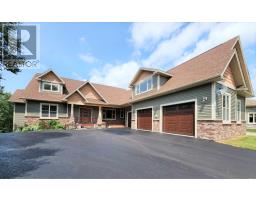 28 Bowater Boulevard