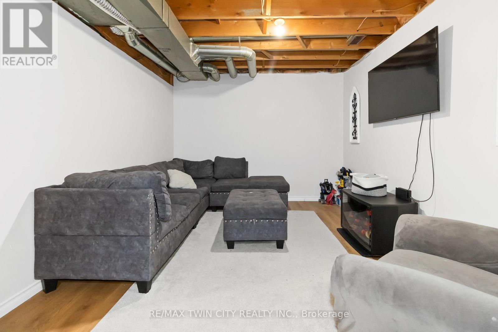 631 Mount Pleasant Road, Brant, Ontario  N3T 5L5 - Photo 23 - X12059808