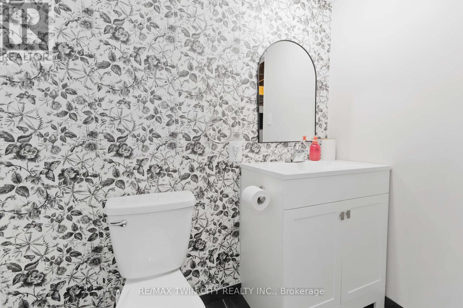 631 Mount Pleasant Road, Brant, Ontario  N3T 5L5 - Photo 26 - X12059808
