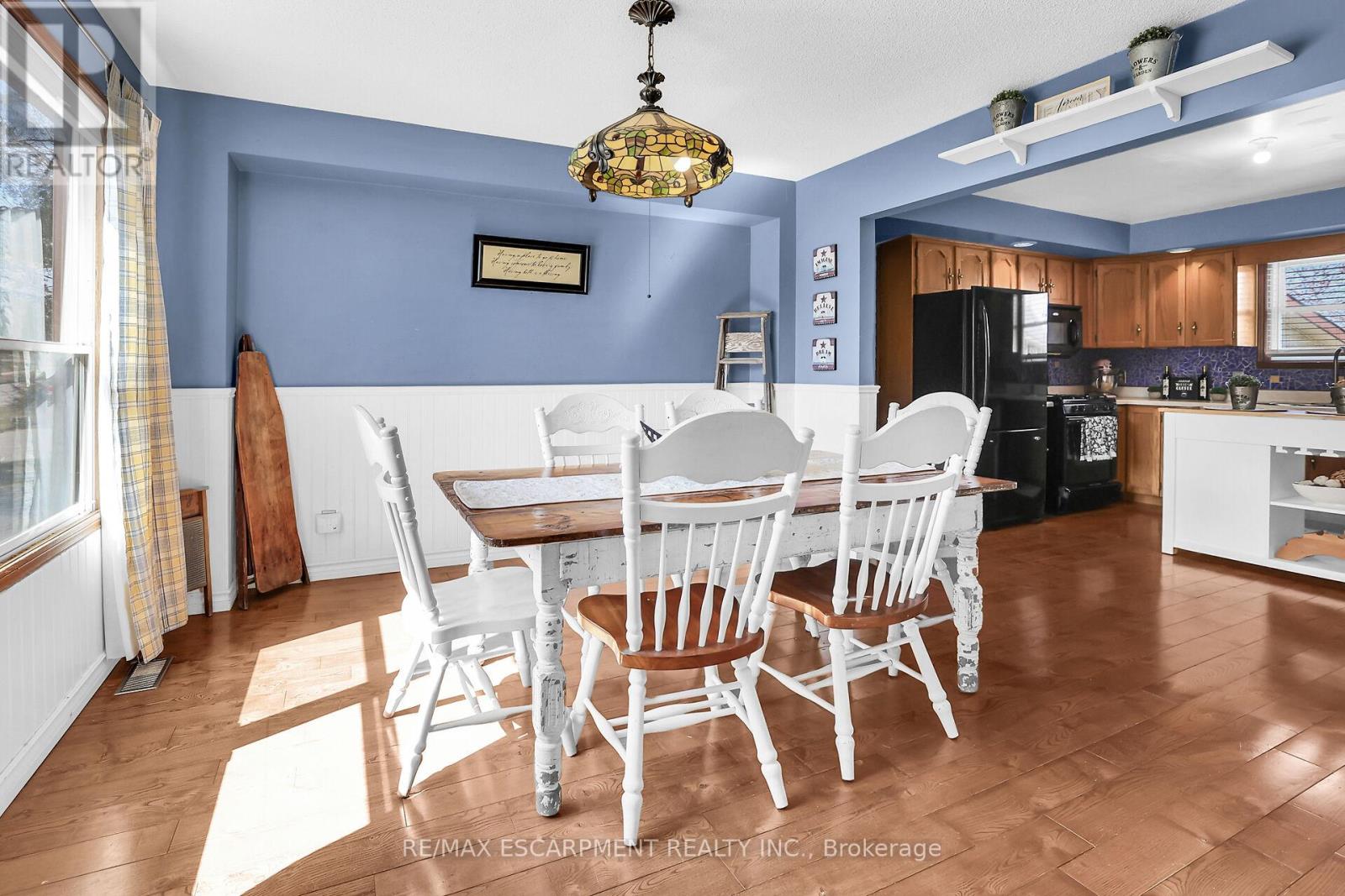 5001 Hillside Drive, Lincoln, Ontario  L3J 0L1 - Photo 10 - X12059898