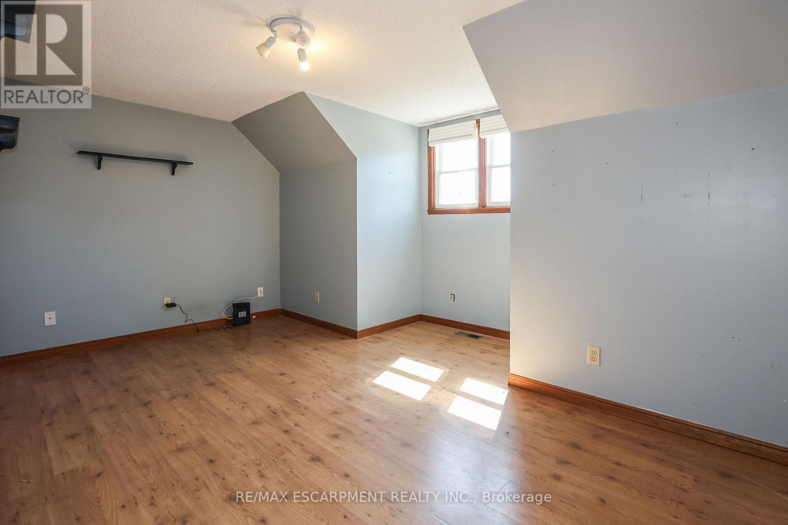 5001 Hillside Drive, Lincoln, Ontario  L3J 0L1 - Photo 24 - X12059898