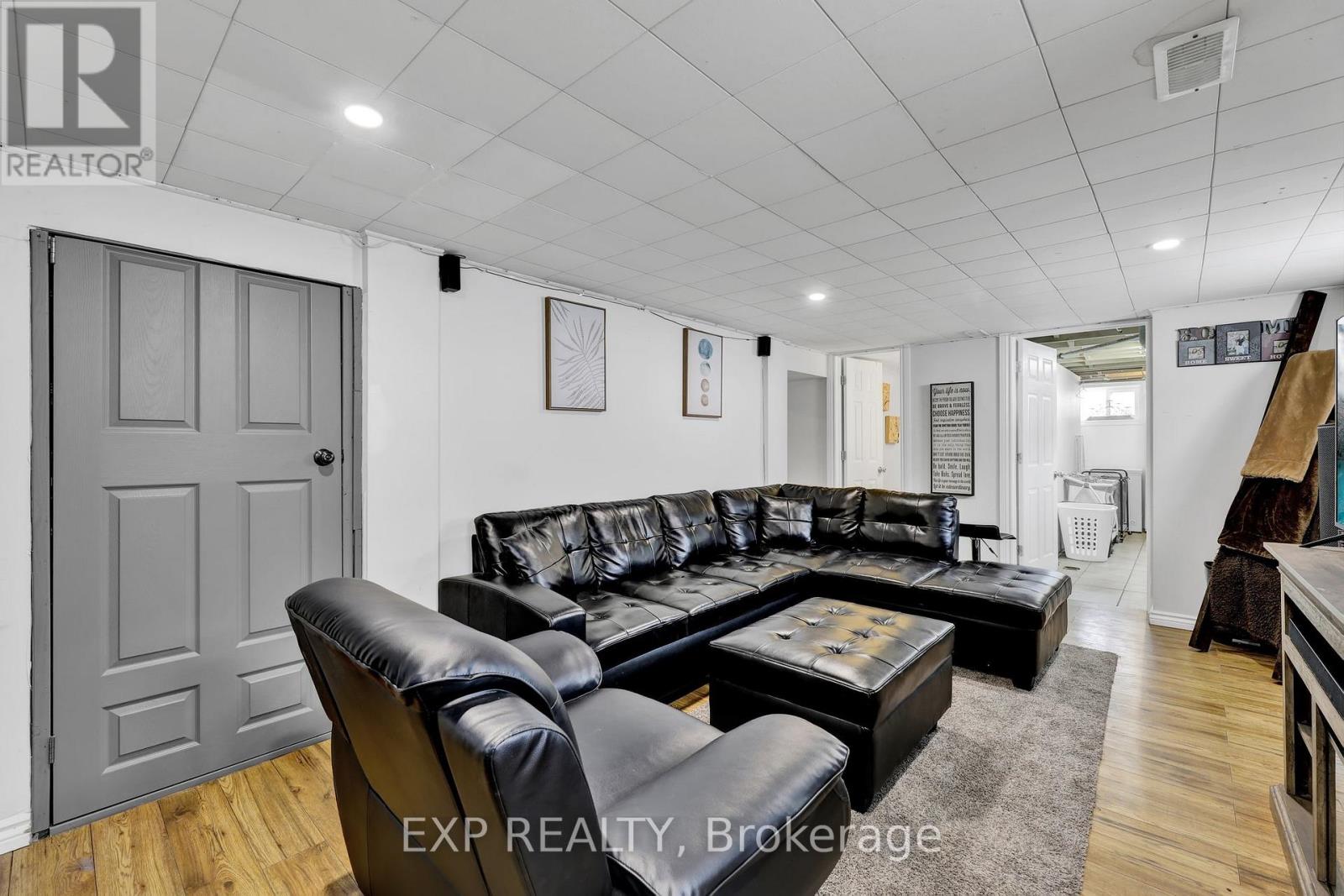 255 Edgewood Drive, Woodstock (Woodstock - North), Ontario  N4S 7P5 - Photo 16 - X12059932