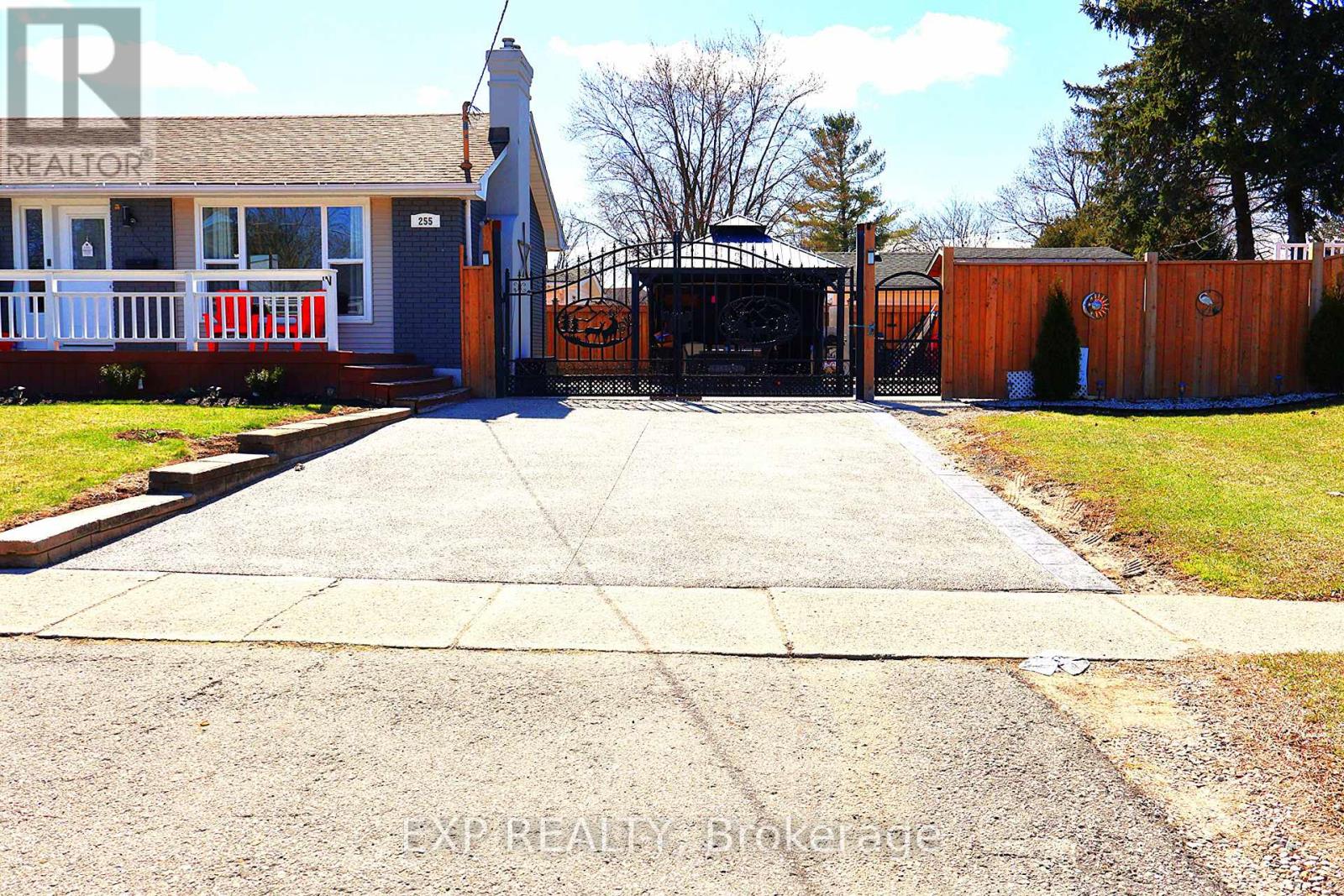 255 Edgewood Drive, Woodstock (Woodstock - North), Ontario  N4S 7P5 - Photo 3 - X12059932